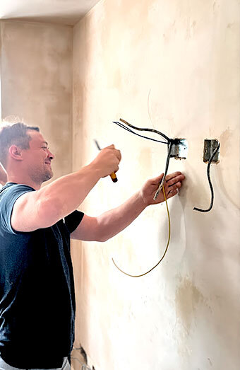 Electrician Adding Powerpoint